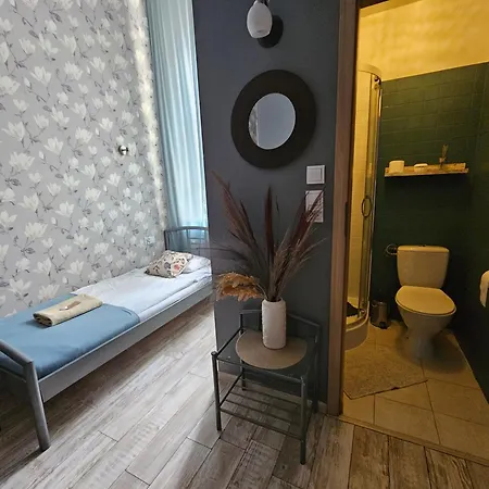 Deja Vu Hostel *