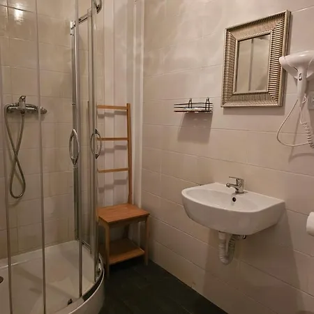 Hostel Deja Vu *