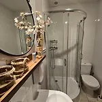 Deja Vu Hostel *